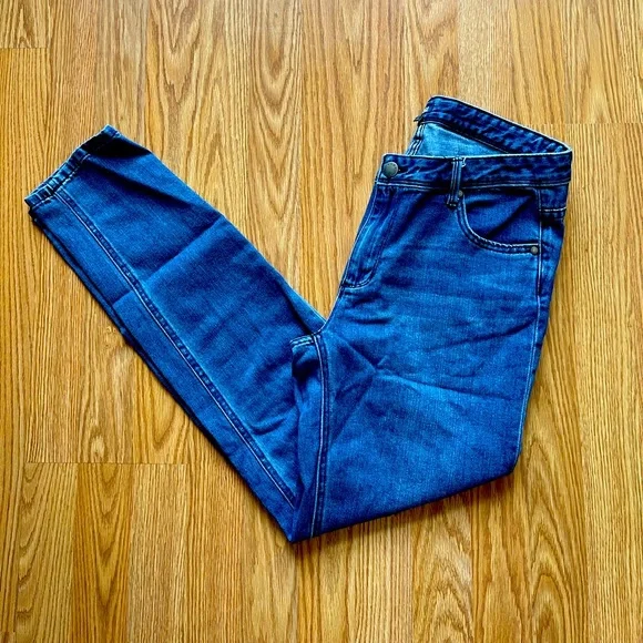 Reba Women’s Jeans Size 6 Blue in Color - Picture 1 of 7